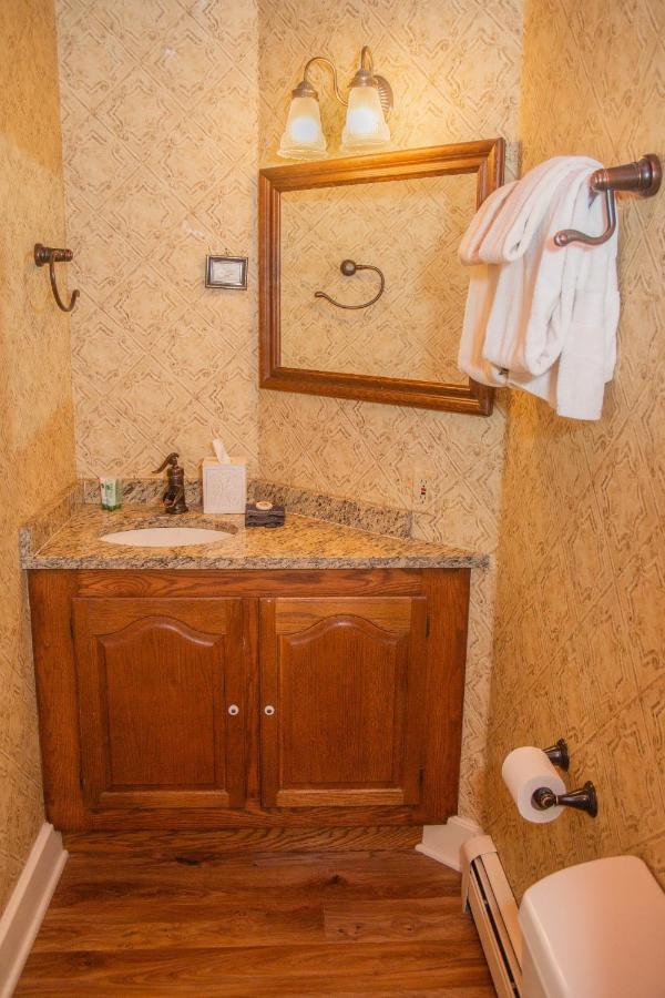 Sylvan Inn Bed & Breakfast Ґлен-Арбор Екстер'єр фото
