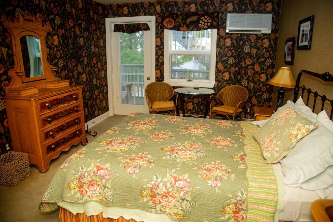Sylvan Inn Bed & Breakfast Ґлен-Арбор Екстер'єр фото